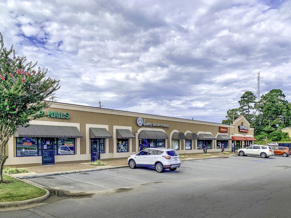 Westchase Plaza: 301 N Shackleford Rd, Little Rock, AR 72211